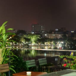 [베트남]하노이 호안끼엠 호수 야경을 볼 수 있는 카페 포코(Cafe Pho Co) 썸네일
